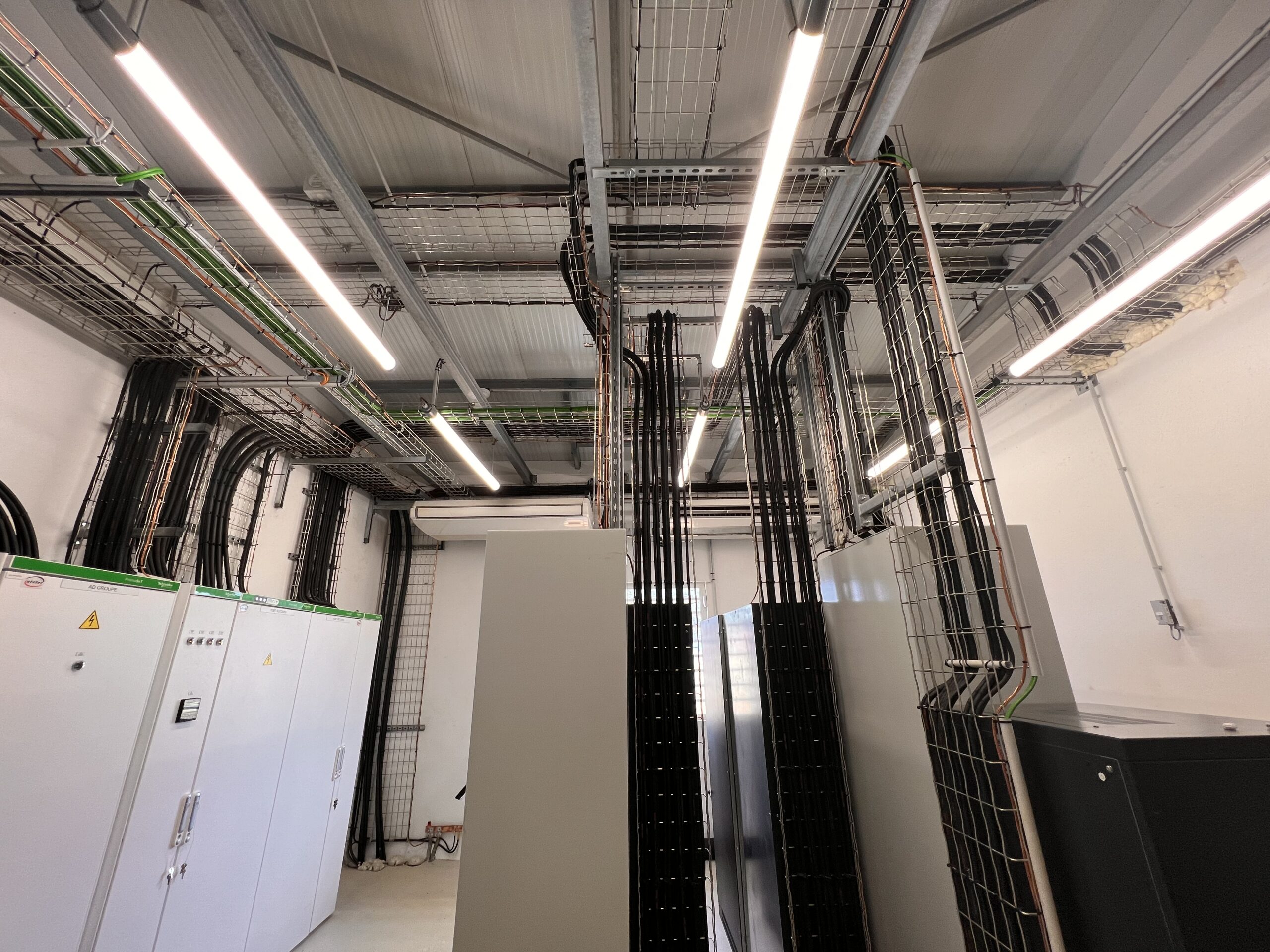 Distribution de la salle énergie (TGBT, ASI & STS)